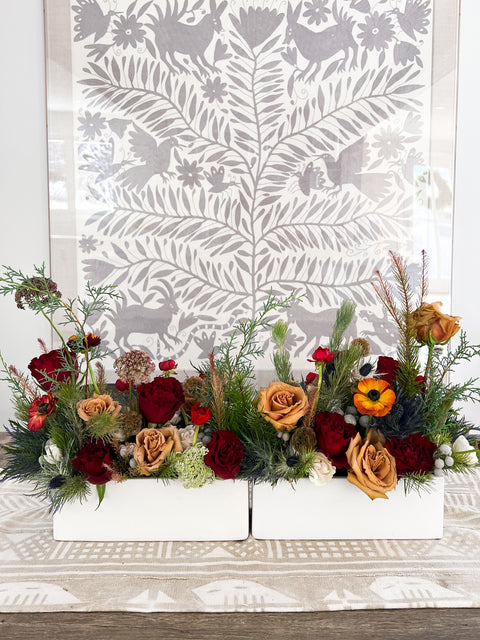 Floral table arrangement